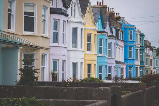 A row of colorful Victorian houses in San Francisco